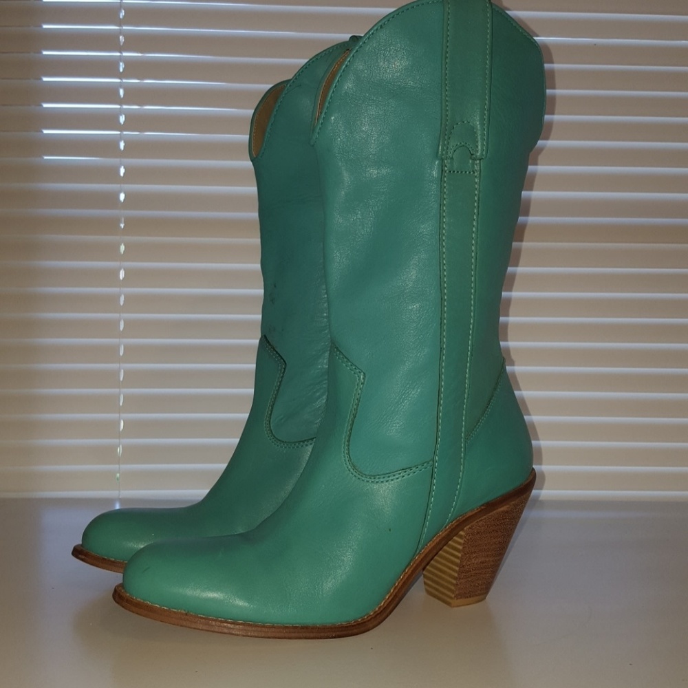 Jessica Simpson cowboy boots